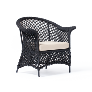 Poltrona Tropical com estrutura de alumínio e revestida com Corda Náutica.